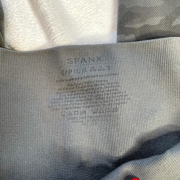 SPANX Green Camo Cropped Seamless Leggings Small Compression - Picture 4 of 4